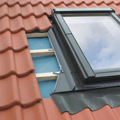 FAKRO gootstuk EHV-A RAL7016 voor pannen 134x140